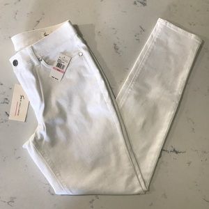 NWT Vince Camuto White Skinny Jeans